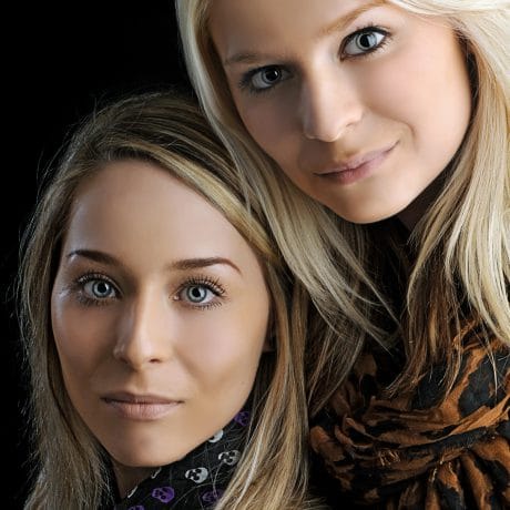 sylt fotomager fotograf fotografie inselfotograf insel nordfriesland nordsee portrait fotostudio portraitfotografie woman freundin schwester geschwister shooting fotoshooting
